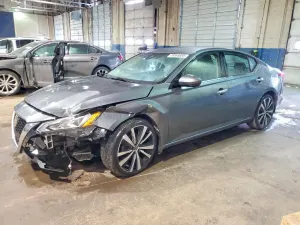 Nissan Altima PLATINUM 2.5L 4 2020