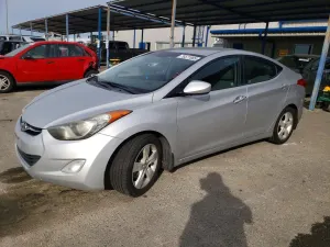 Hyundai Elantra GLS 1.8L 4 2013