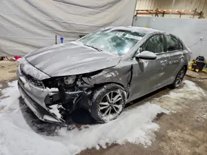 Kia Cerato / Forte / K3 LX 2 L 4 2023