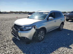 Mitsubishi Outlander SE 2.4L 4 2020
