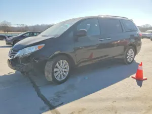 Toyota Sienna XLE 3.5L 6 2015