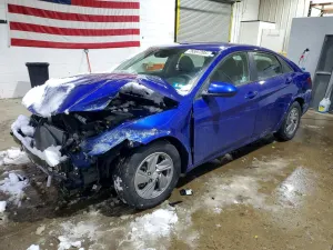Hyundai Elantra SE 2.0L 4 2025