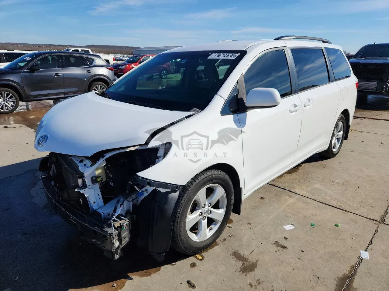 Toyota Sienna LE 3.5L 6 2015