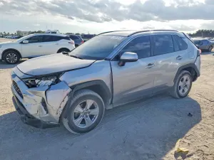 Toyota Rav4 XLE 2.5L 4 2021