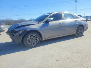 Hyundai Elantra SEL 2.0L 4 2024