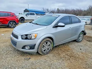Chevrolet Aveo (Sonic) LT 1.8L 4 2013