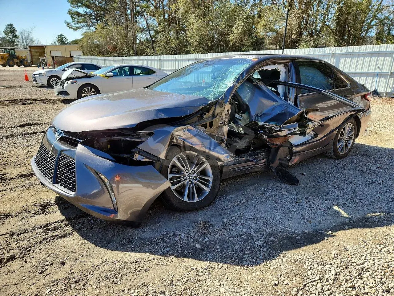 Toyota Camry LE 2.5L 4 2015