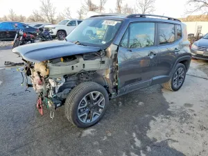 Jeep Renegade LATITUDE 2.4L 4 2017