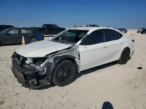 Toyota Camry XSE 2.5L 4 2025