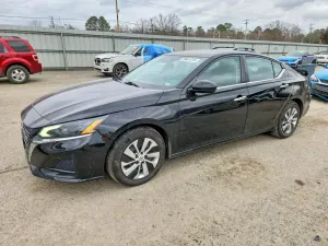 Nissan Altima S 2.5L 4 2023