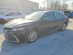 Toyota Camry LE 2.5L 4 2021
