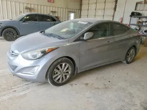 Hyundai Elantra SE 1.8L 4 2015