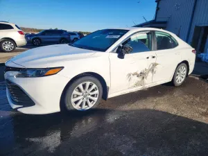 Toyota Camry LE 2.5L 4 2020