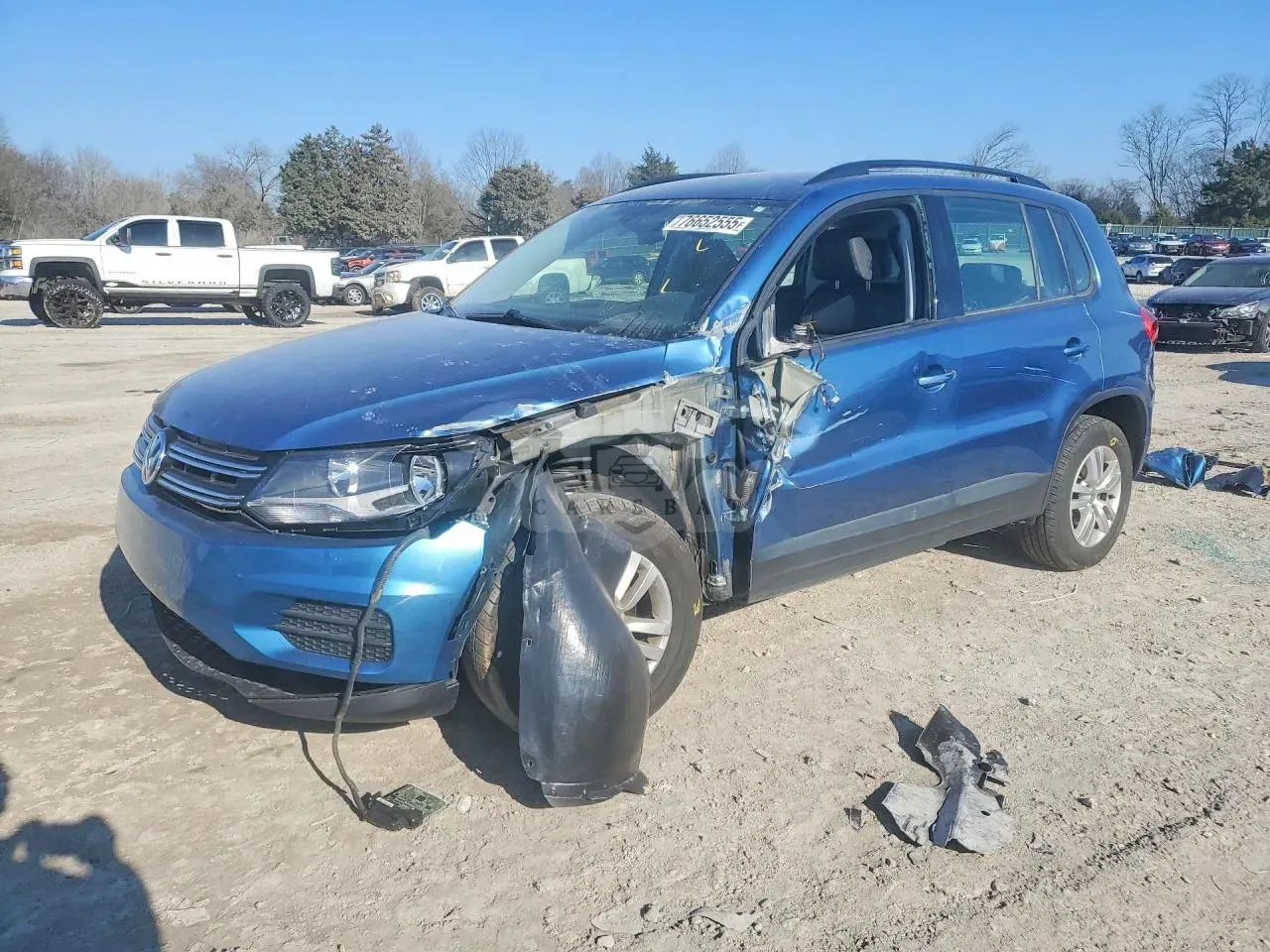 Volkswagen Tiguan S 2.0L 4 2017