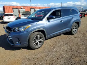Toyota Highlander LE 3.5L 6 2017