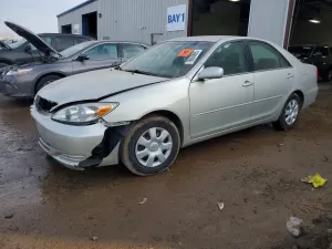 Toyota Camry LE 2.4L 4 2004