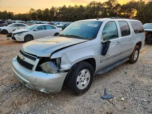Chevrolet Suburban 5.3L 8 2011