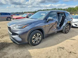 Toyota Highlander LE 2.4L 4 2024