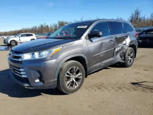 Toyota Highlander LE 3.5L 6 2019