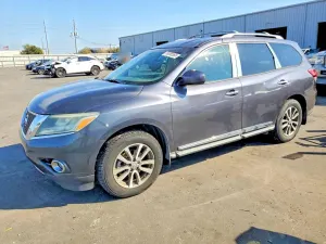 Nissan Pathfinder S 3.5L 6 2013