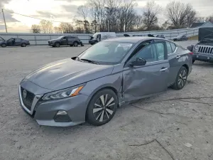 Nissan Altima SV 2.5L 4 2022