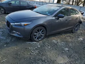 Mazda 3 GRAND TOURING 2.5L 4 2018