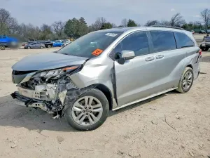 Toyota Sienna XLE 2.5L 4 2022
