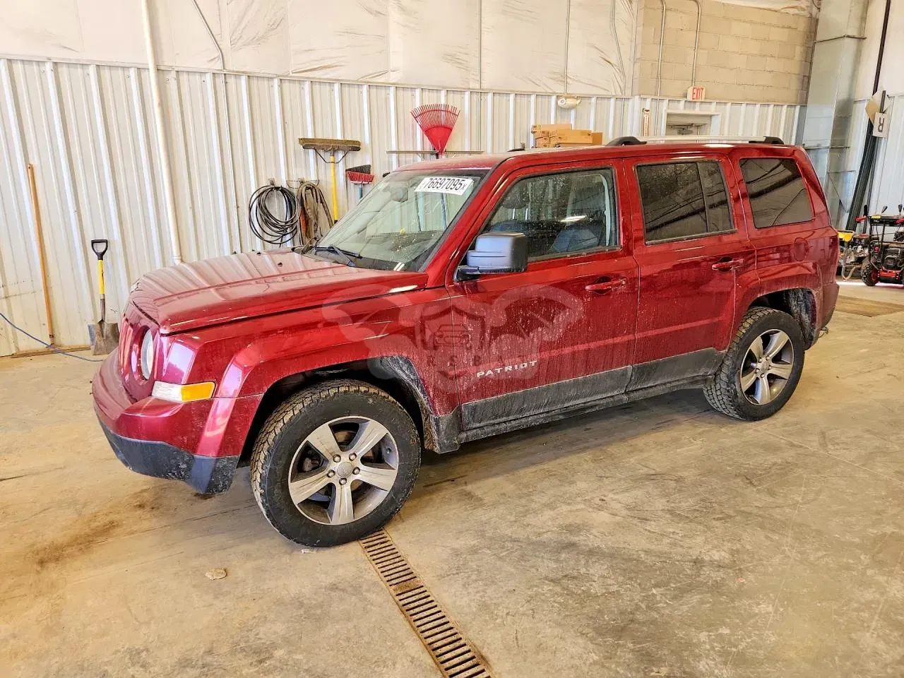 Jeep Patriot LATITUDE 2.4L 4 2016