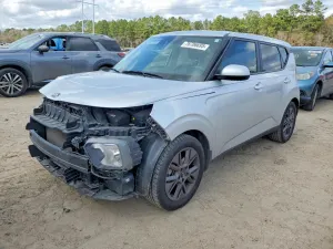 Kia Soul LX 2.0L 4 2021