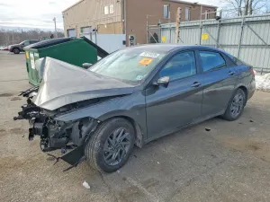 Hyundai Elantra SEL 2.0L 4 2024