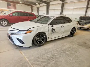 Toyota Camry XSE 2.5L 4 2018