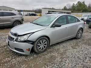 Chevrolet Cruze LS 1.8L 4 2013