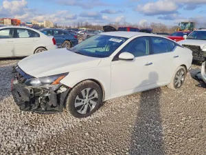 Nissan Altima S 2.5L 4 2022