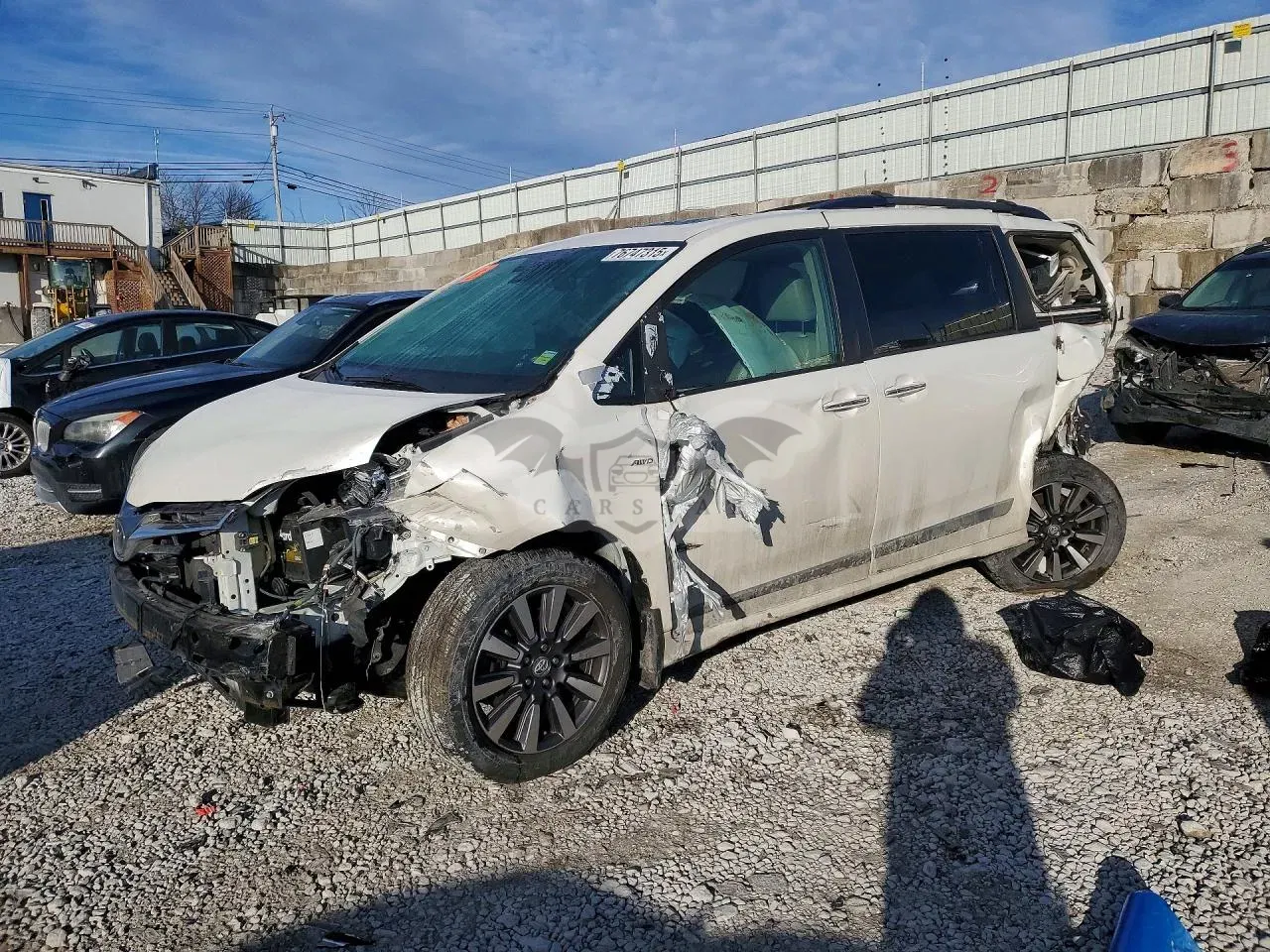 Toyota Sienna XLE 3.5L 6 2018