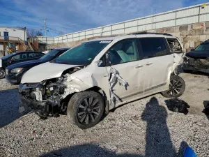 Toyota Sienna XLE 3.5L 6 2018