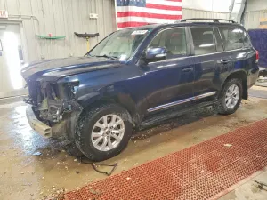 Toyota Land Cruiser 5.7L 8 2016