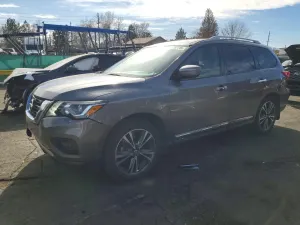 Nissan Pathfinder S 3.5L 6 2019