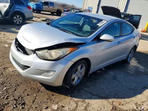 Hyundai Elantra GLS 1.8L 4 2013