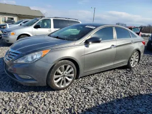 Hyundai Sonata SE 2.4L 4 2013