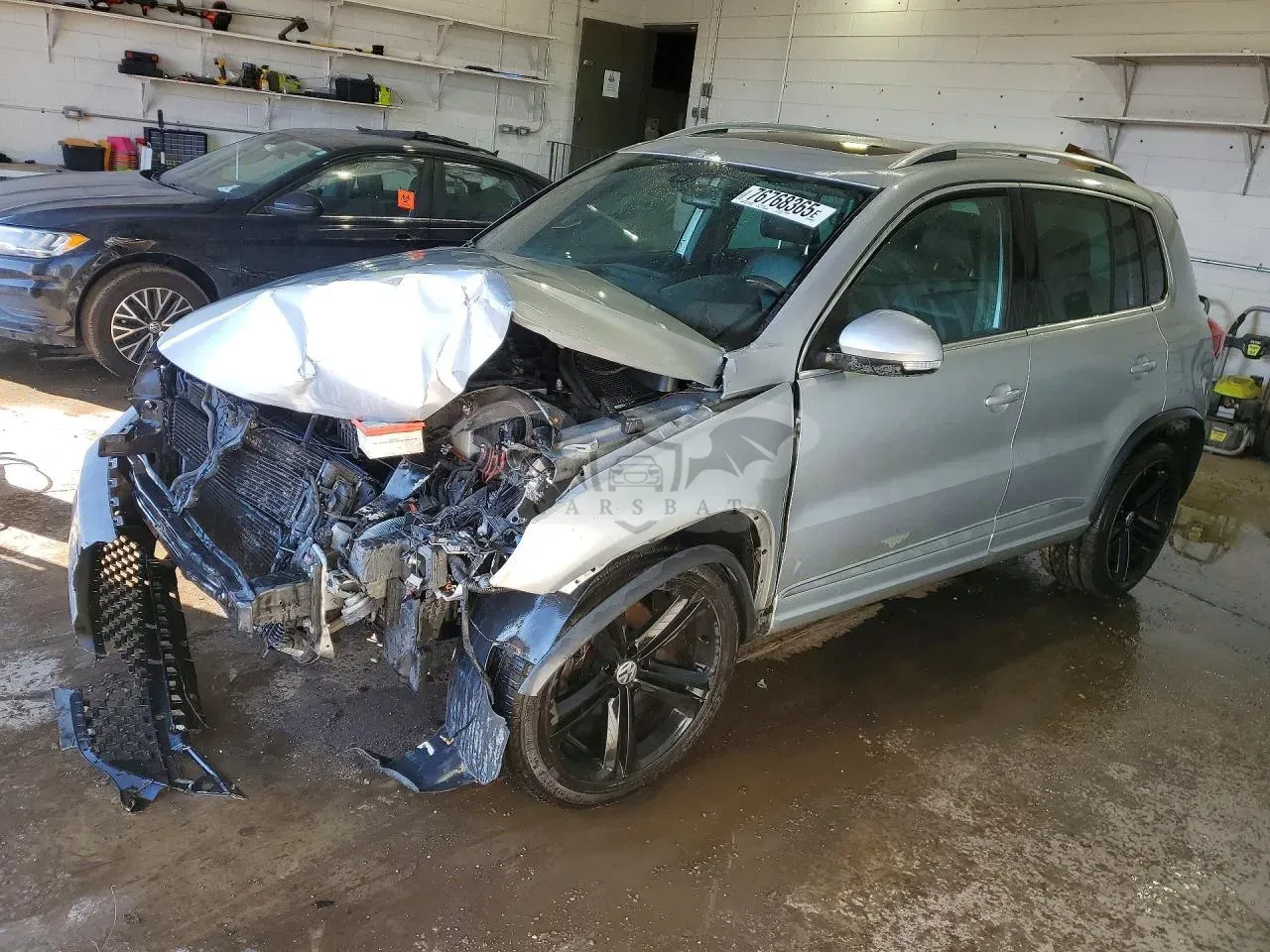 Volkswagen Tiguan S 2.0L 4 2014