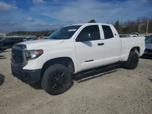 Toyota Tundra 5.7L 8 2020