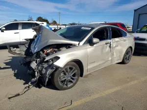 Ford Fusion SE HYBRID 2.0L 4 2018