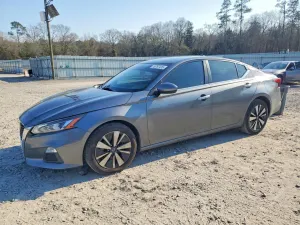 Nissan Altima SV 2.5L 4 2022