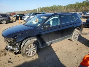 Volkswagen Tiguan SE 2.0L 4 2018