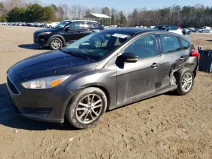 Ford Focus SE 2.0L 4 2015