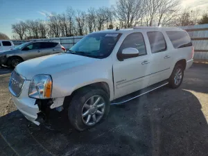 GMC Yukon DENALI 6.2L 8 2014