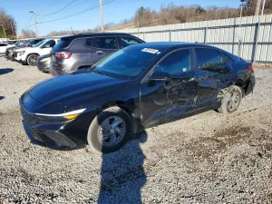 Hyundai Elantra SE 2.0L 4 2025