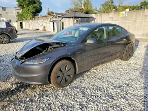 Tesla Model 3 2025