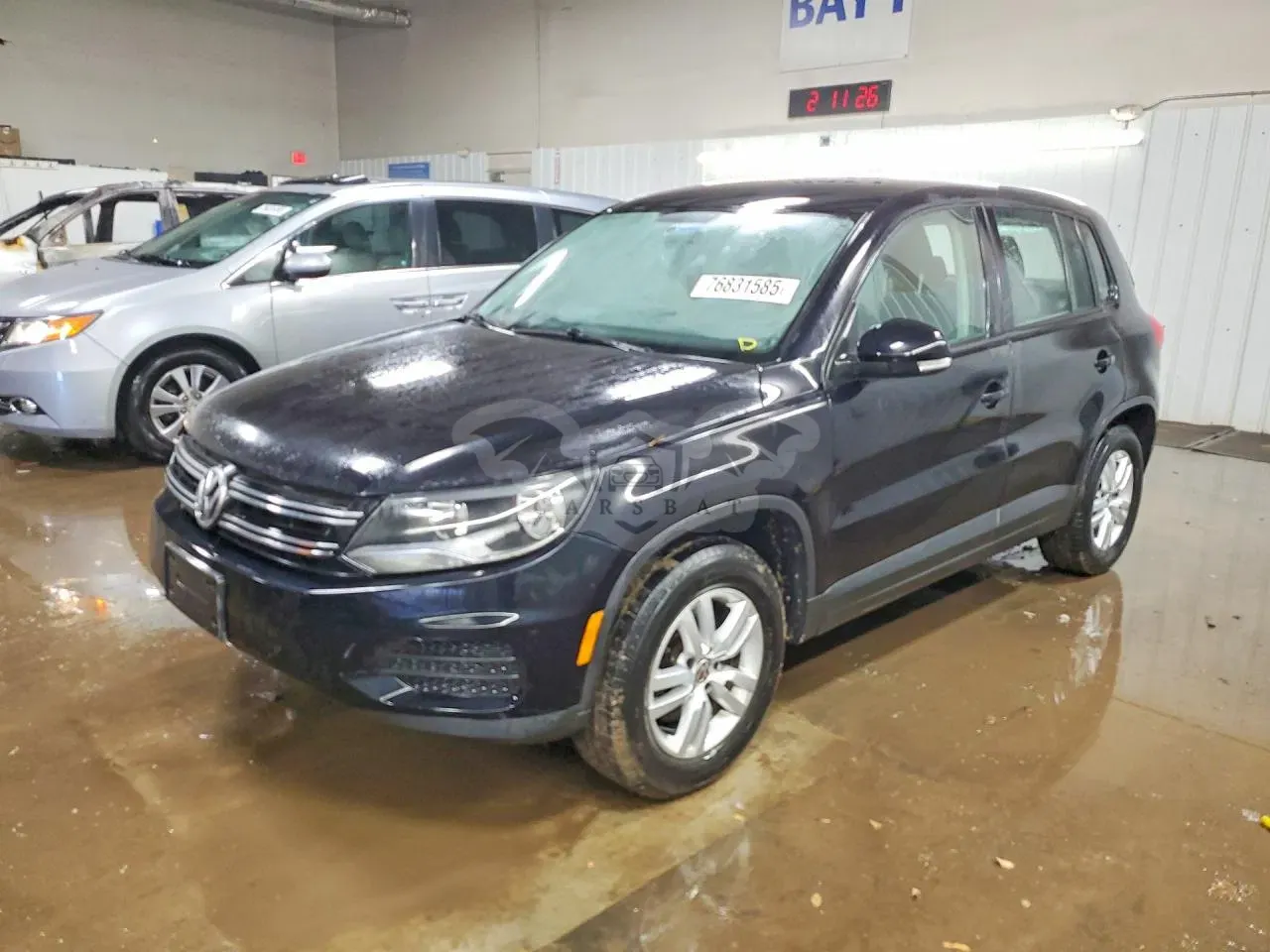 Volkswagen Tiguan S 2.0L 4 2013