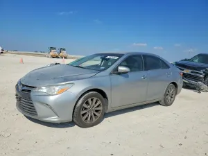 Toyota Camry LE 2.5L 4 2017
